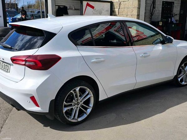 Ford Focus Hatchback, Petrol, 2023, White