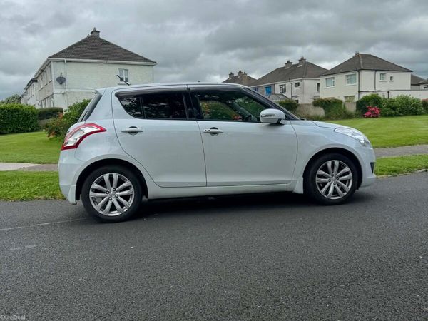 Suzuki Swift Hatchback, Petrol, 2015, White