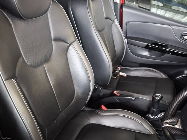 Renault Captur Hatchback, Diesel, 2016, Red