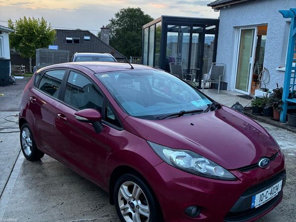 Ford Fiesta Hatchback, Petrol, 2010, Red