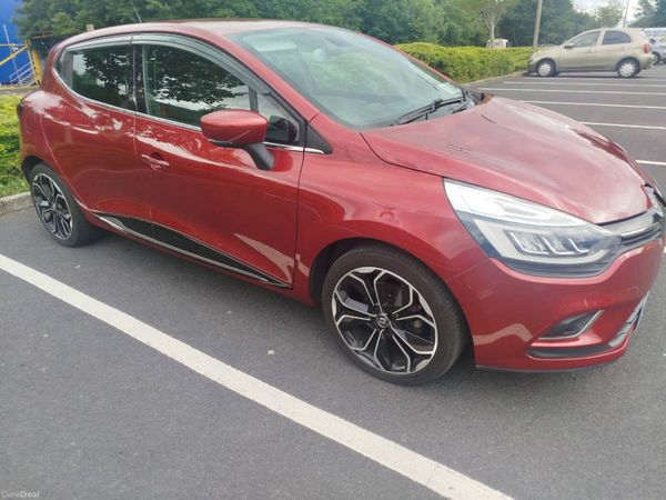 Renault Clio Hatchback, Petrol, 2018, Red
