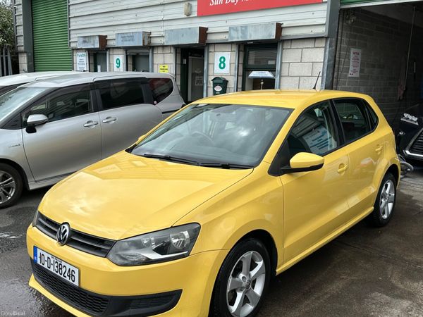 Volkswagen Polo Hatchback, Petrol, 2010, Yellow