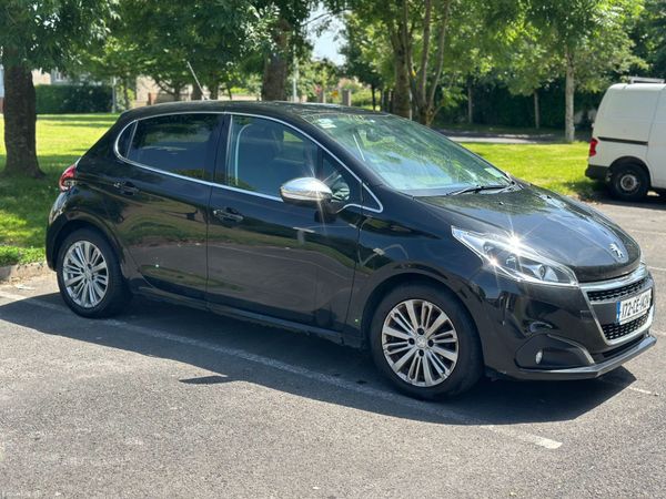 Peugeot 208 Hatchback, Petrol, 2017, Black