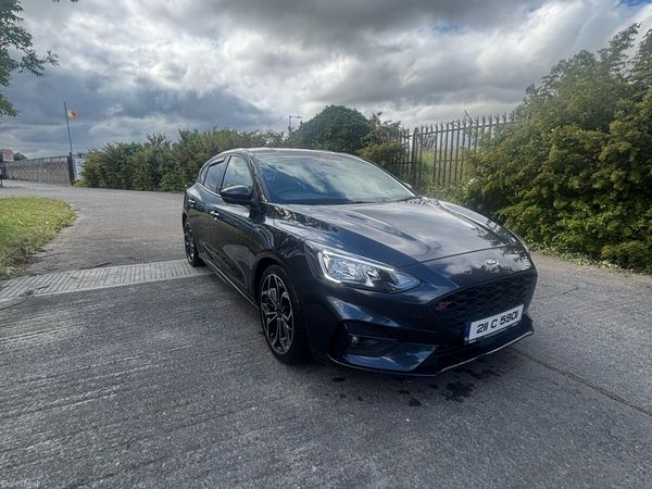 Ford Focus Hatchback, Diesel, 2021, Blue