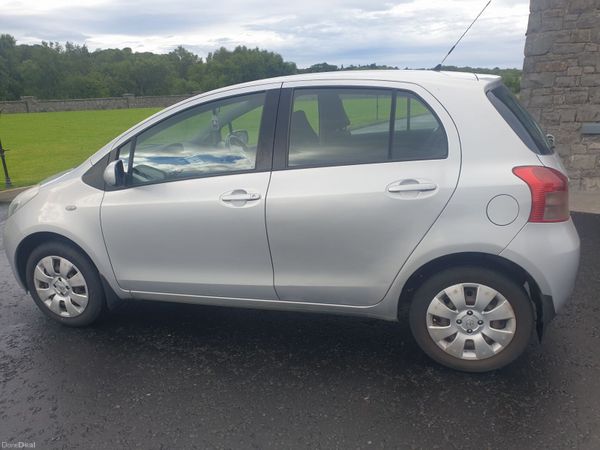 Toyota Yaris Hatchback, Petrol, 2008, Silver