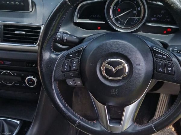 Mazda Mazda3 Hatchback, Diesel, 2014, Red