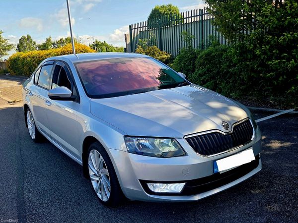 Skoda Octavia Hatchback, Diesel, 2014, Silver