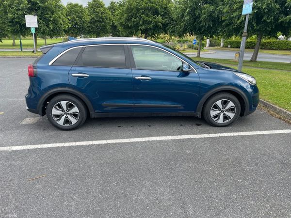 Kia Niro SUV, Petrol Hybrid, 2017, Blue