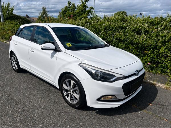 Hyundai i20 Hatchback, Petrol, 2015, White
