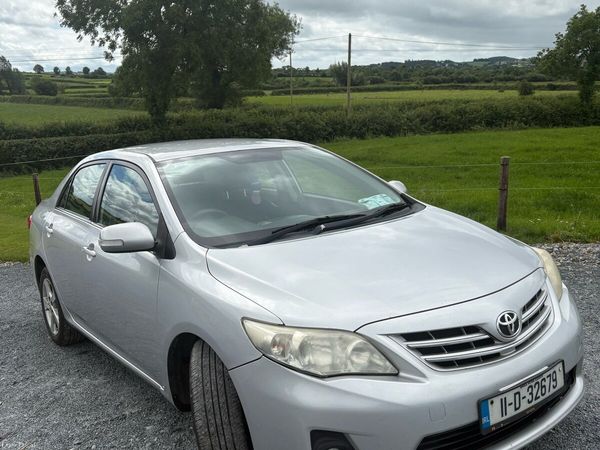 Toyota Corolla Saloon, Diesel, 2011, Silver
