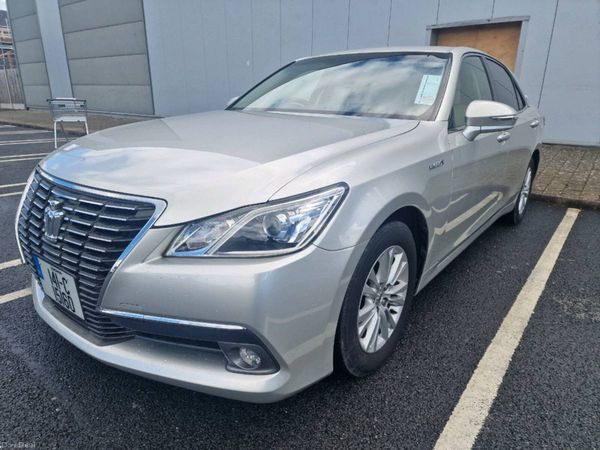 Toyota Crown Saloon, Petrol Hybrid, 2014, Silver