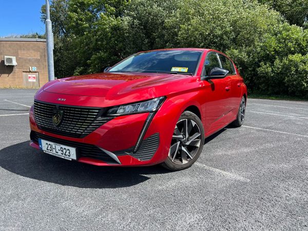Peugeot 308 Hatchback, Diesel, 2023, Red