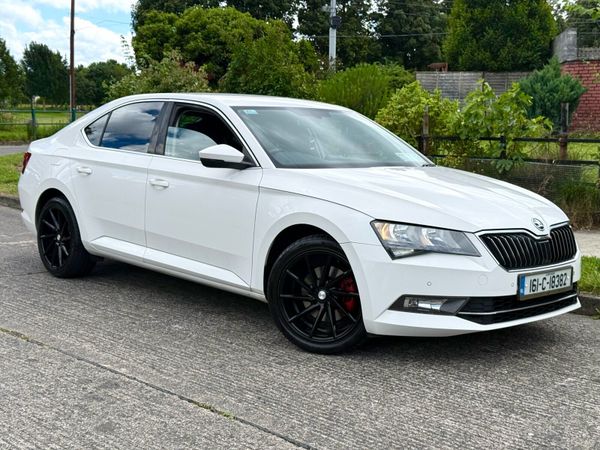 Skoda Superb Hatchback, Diesel, 2016, White