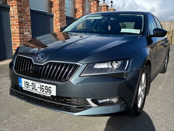 Skoda Superb Saloon, Diesel, 2019, Grey