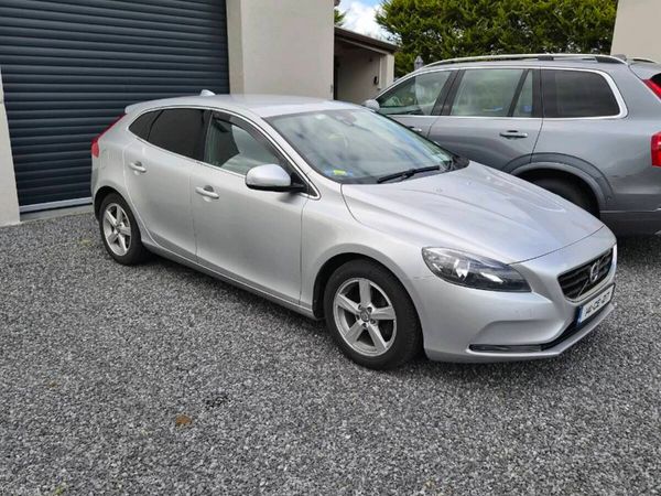 Volvo V40 Hatchback, Diesel, 2014, Silver