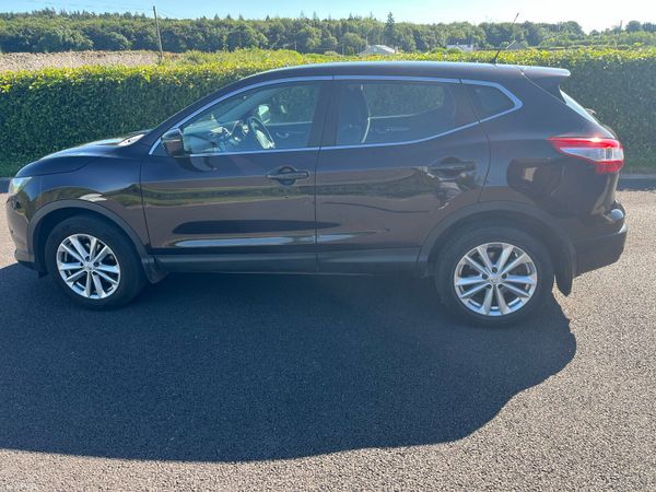Nissan Qashqai Hatchback, Diesel, 2015, Black