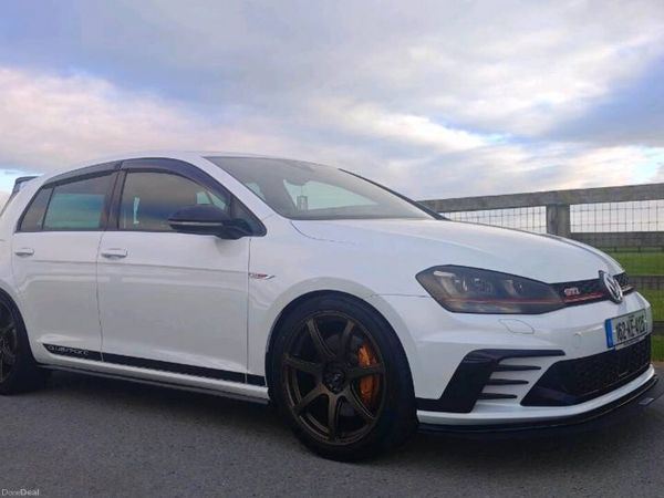 Volkswagen Golf Hatchback, Petrol, 2016, White