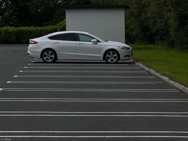 Ford Mondeo Hatchback, Diesel, 2015, White