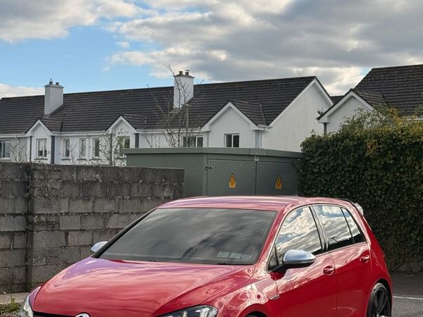 Volkswagen Golf Estate, Petrol, 2015, Red