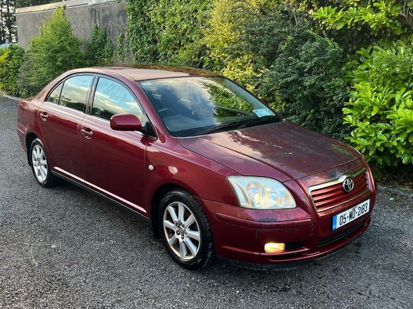Toyota Avensis Saloon, Petrol, 2005, Red