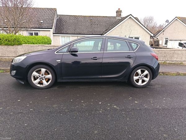 Opel Astra MPV, Diesel, 2012, Black
