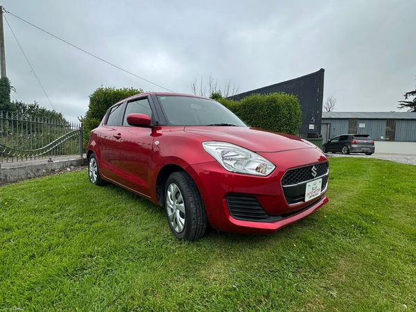 Suzuki Swift Hatchback, Petrol, 2020, Red