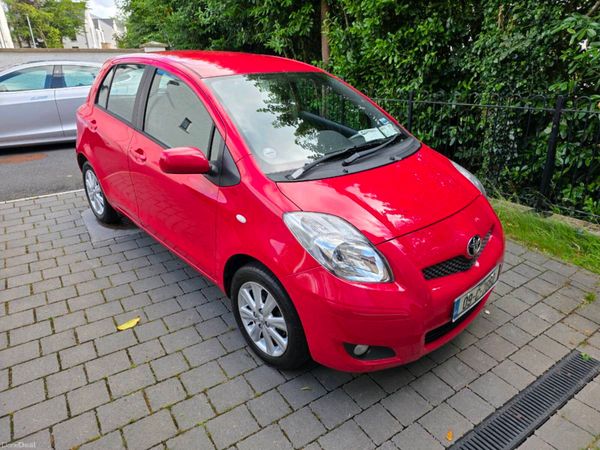 Toyota Yaris Hatchback, Petrol, 2009, Red