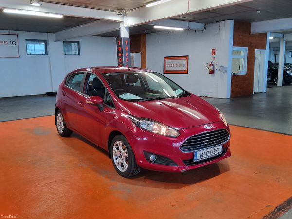 Ford Fiesta Hatchback, Petrol, 2014, Red
