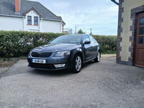 Skoda Octavia Saloon, Diesel, 2016, Grey