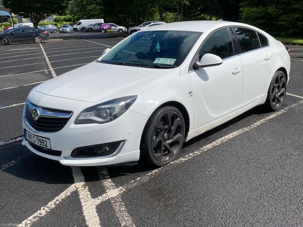 Vauxhall Insignia Hatchback, Diesel, 2016, White