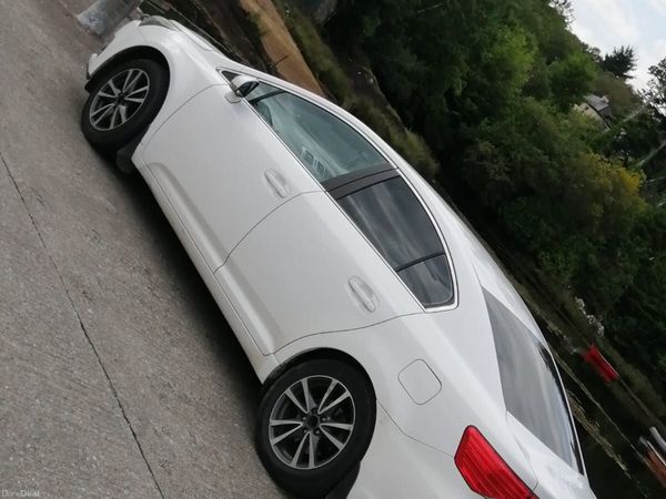 Toyota Avensis Saloon, Diesel, 2013, White
