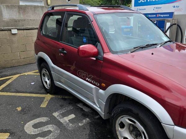 Suzuki Grand Vitara SUV, Petrol, 2005, Red