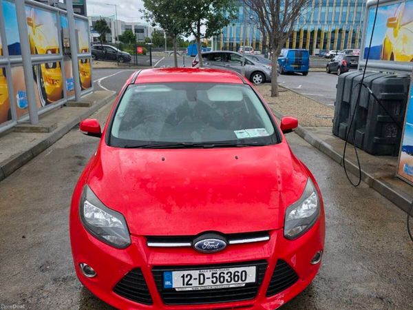 Ford Focus Hatchback, Diesel, 2012, Red