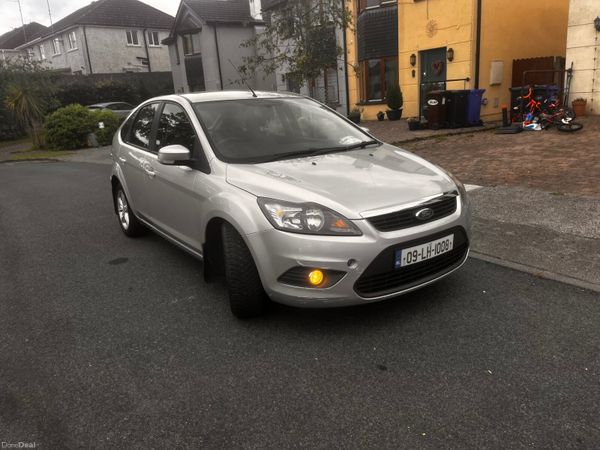 Ford Focus Hatchback, Petrol, 2009, Silver