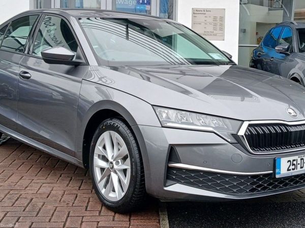 Skoda Octavia Saloon, Diesel, 2025, Grey