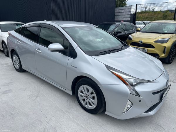 Toyota Prius Hatchback, Petrol Hybrid, 2017, Silver