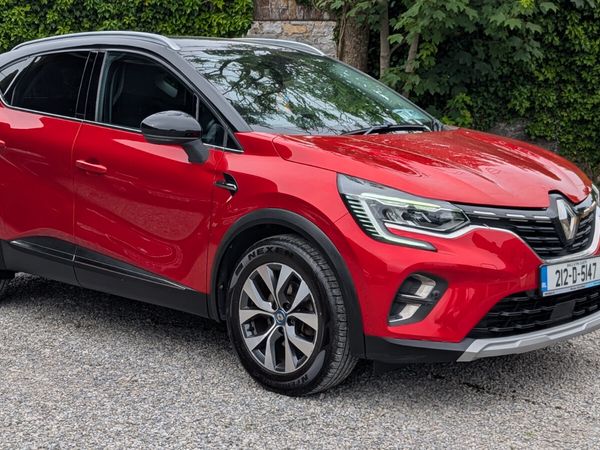 Renault Captur Hatchback, Petrol Plug-in Hybrid, 2021, Red