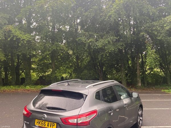 Nissan Qashqai SUV, Diesel, 2016, Grey