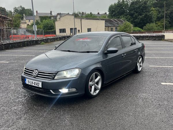 Volkswagen Passat Saloon, Diesel, 2011, Grey