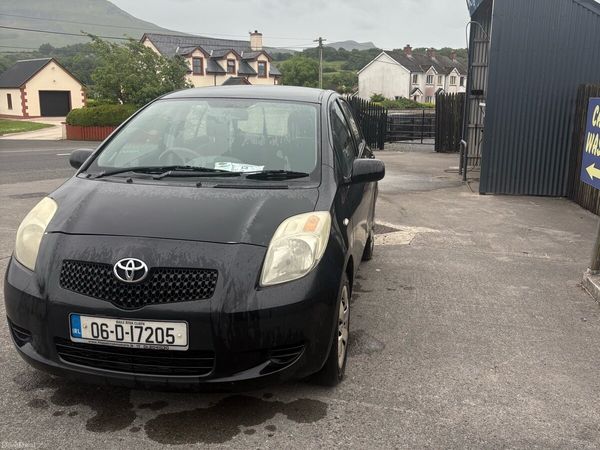 Toyota Yaris Hatchback, Petrol, 2006, Black