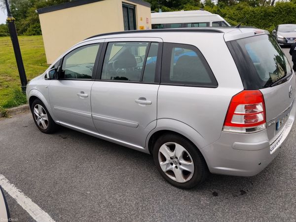 Vauxhall Zafira MPV, Petrol, 2013, Silver