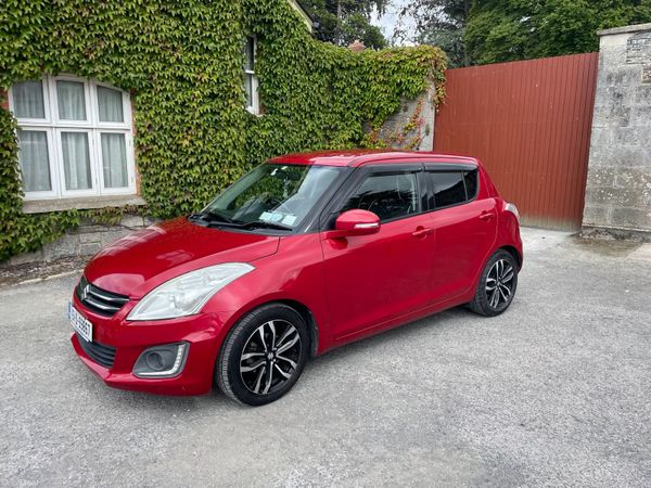 Suzuki Swift Hatchback, Petrol, 2015, Red