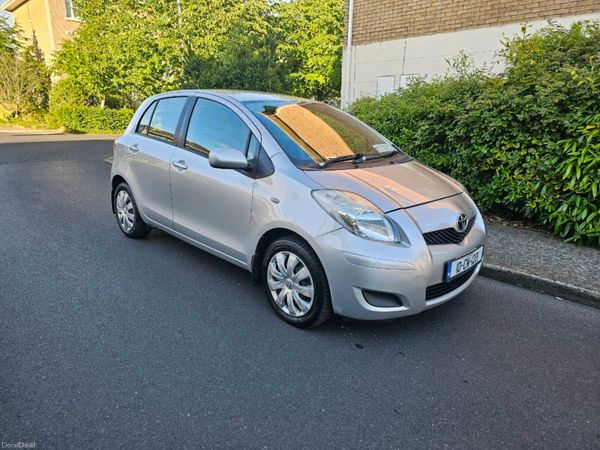 Toyota Yaris Hatchback, Petrol, 2010, Silver
