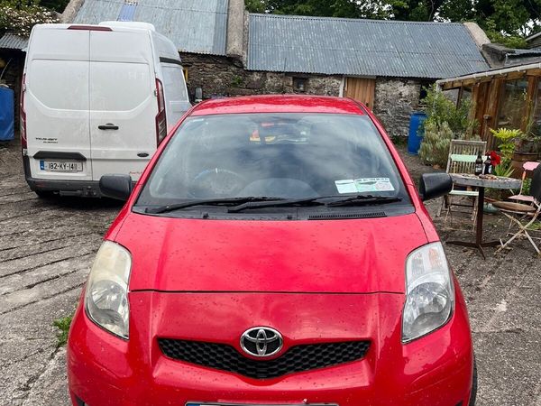Toyota Yaris Hatchback, Diesel, 2011, Red