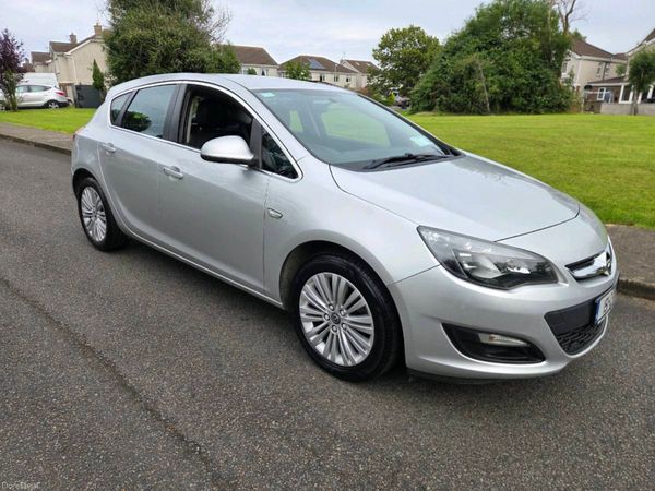 Opel Astra Hatchback, Diesel, 2015, Silver