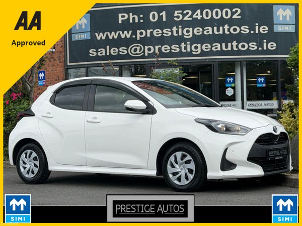 Toyota Yaris Hatchback, Petrol Hybrid, 2021, White