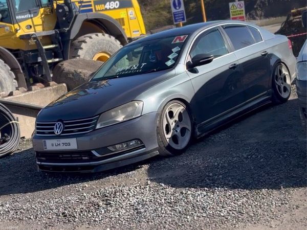 Volkswagen Passat Saloon, Diesel, 2011, Grey