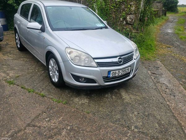 Opel Astra Hatchback, Petrol, 2008, Silver