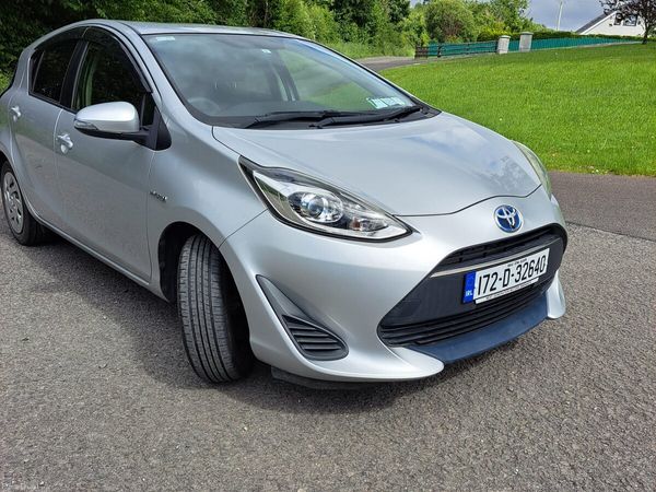 Toyota Aqua Hatchback, Petrol Hybrid, 2017, Silver