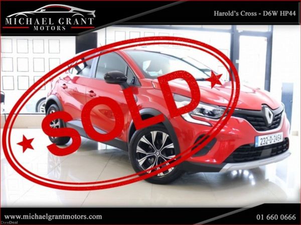 Renault Captur SUV, Petrol, 2023, Red